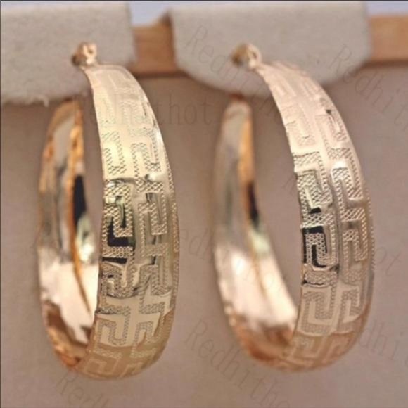 Jewelry - NEW 18K Gold Finish Design Hoop Earrings